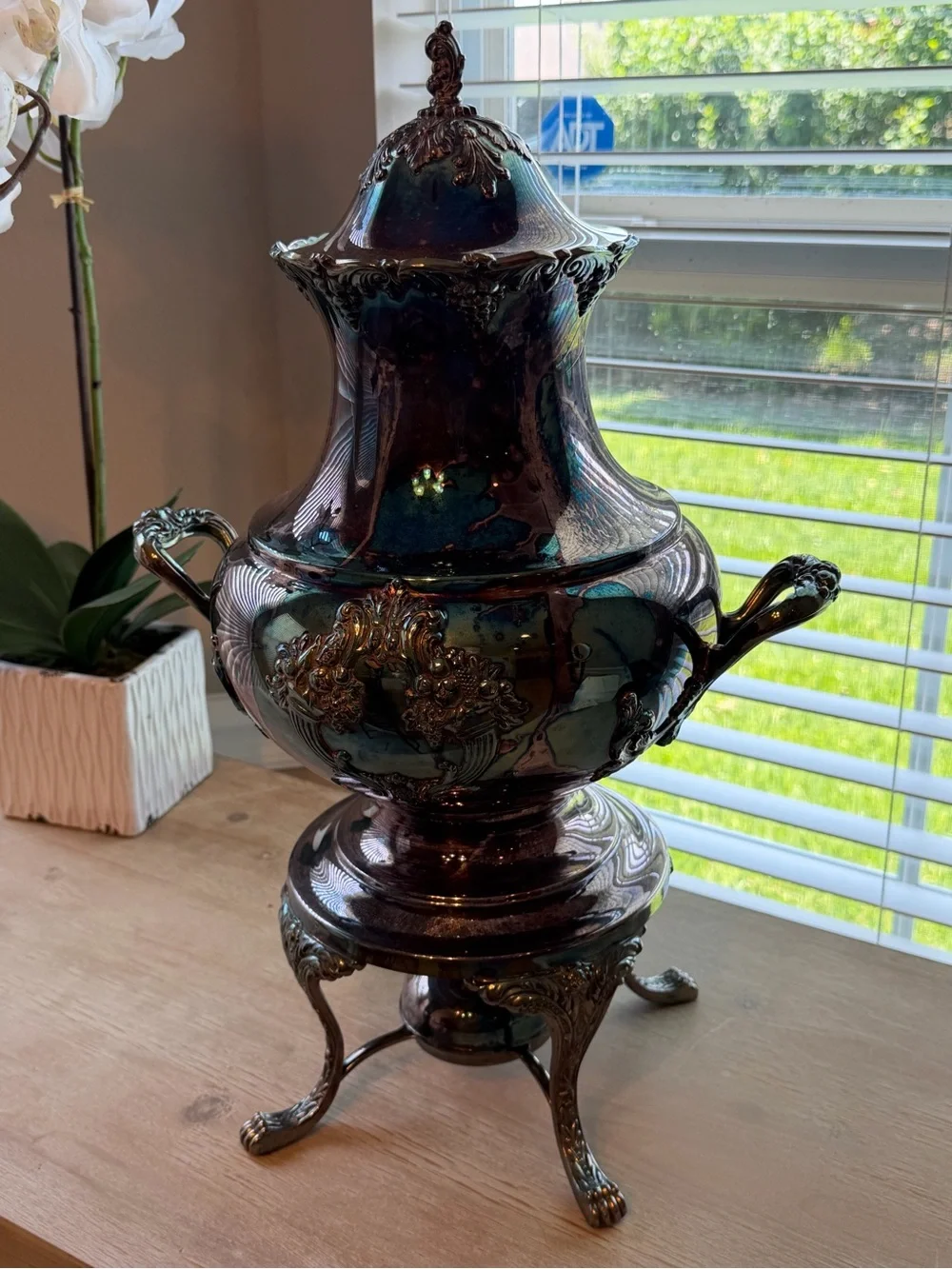 Vintage Reed & Barton King Francis Silverplate Coffee Urn 36 Cup #1660 w/Lid